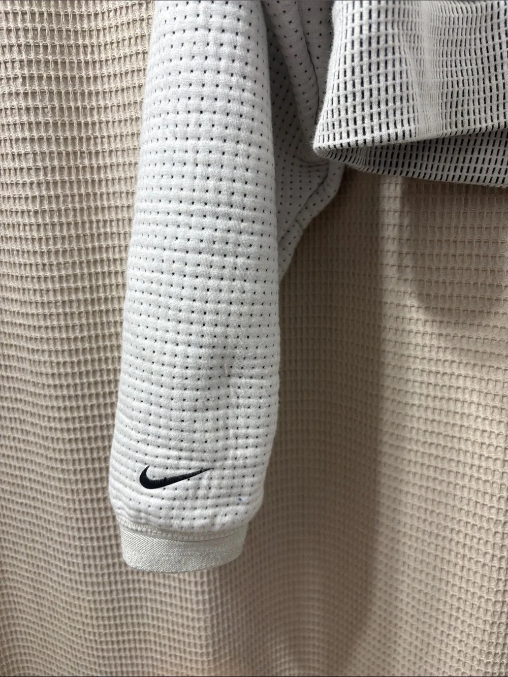 Nike Women's Off-White Cropped Waffle Crewneck Sweatshirt EUC